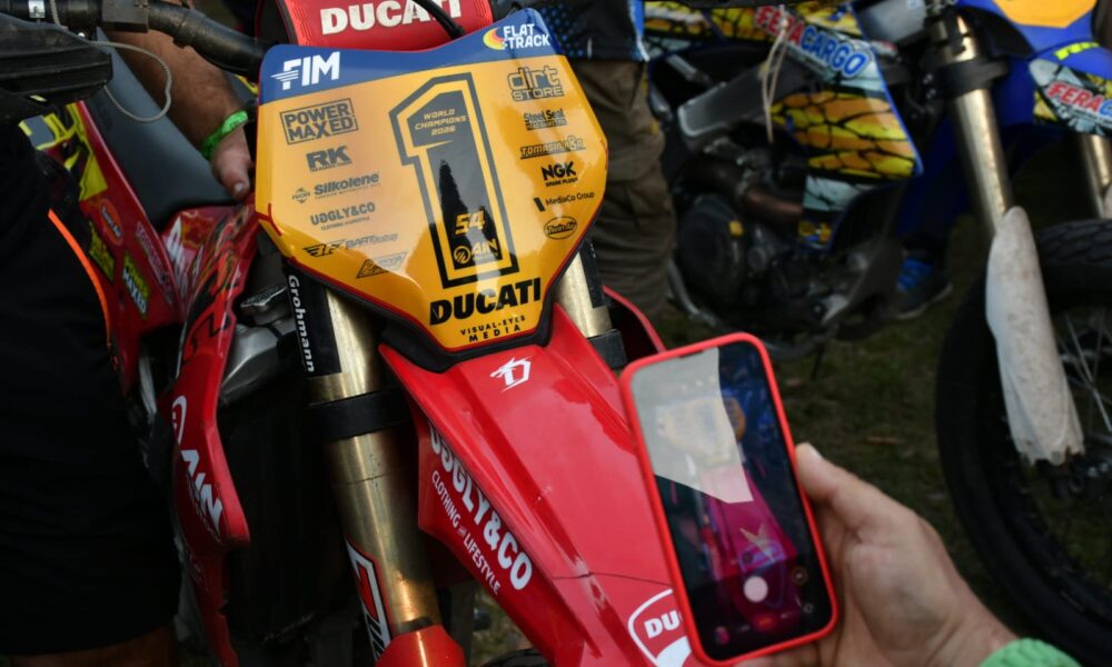 Neuve mostró el 1 en su Ducati (Scalbi).